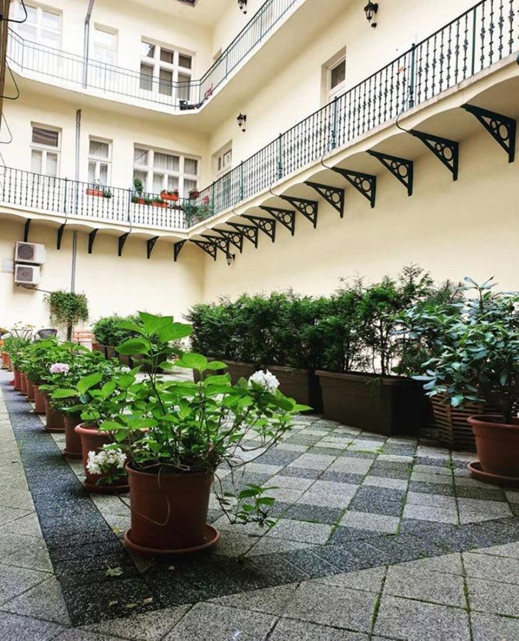 Luxury Vincents Apartments Kosice Exterior photo